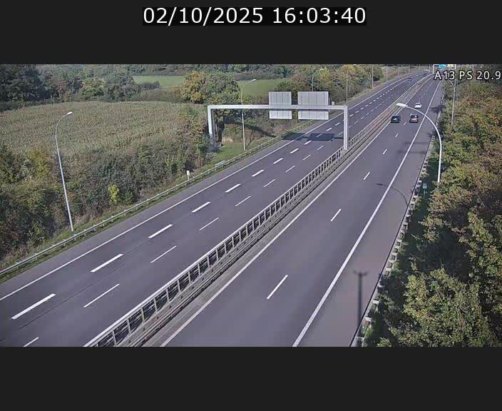 <h2>Traffic live webcam Luxembourg Croix de Bettembourg, rond-point d'Hellange - A13 direction Allemagne - BK 20.9</h2>