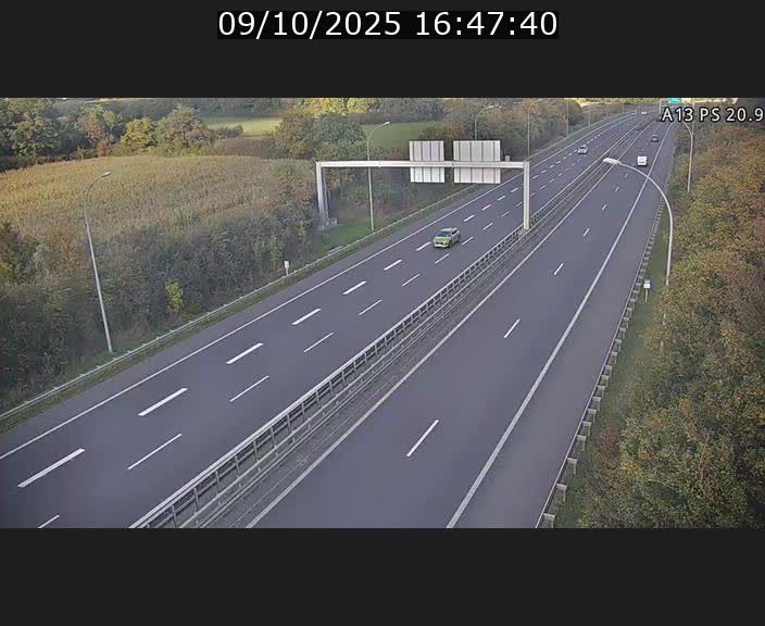 <h2>Traffic live webcam Luxembourg Croix de Bettembourg, rond-point d'Hellange - A13 direction Allemagne - BK 20.9</h2>