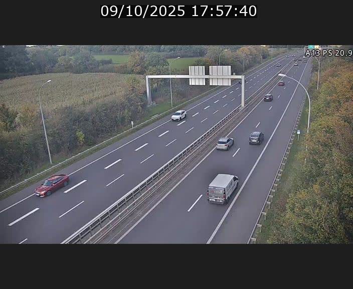 <h2>Traffic live webcam Luxembourg Croix de Bettembourg, rond-point d'Hellange - A13 direction Allemagne - BK 20.9</h2>