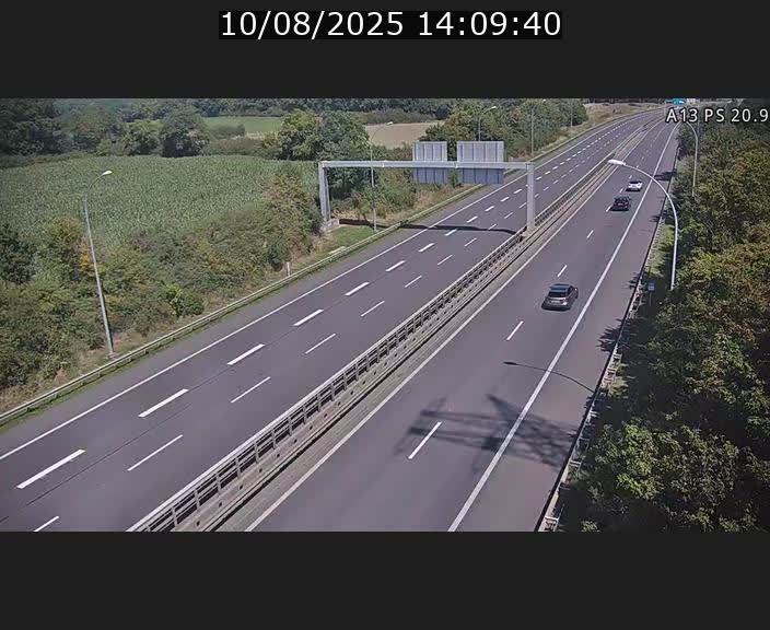 <h2>Traffic live webcam Luxembourg Croix de Bettembourg, rond-point d'Hellange - A13 direction Allemagne - BK 20.9</h2>