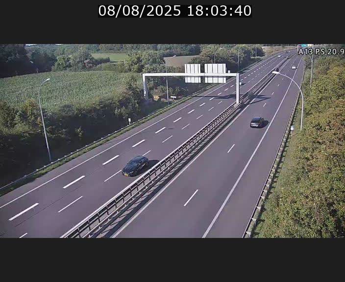 <h2>Traffic live webcam Luxembourg Croix de Bettembourg, rond-point d'Hellange - A13 direction Allemagne - BK 20.9</h2>