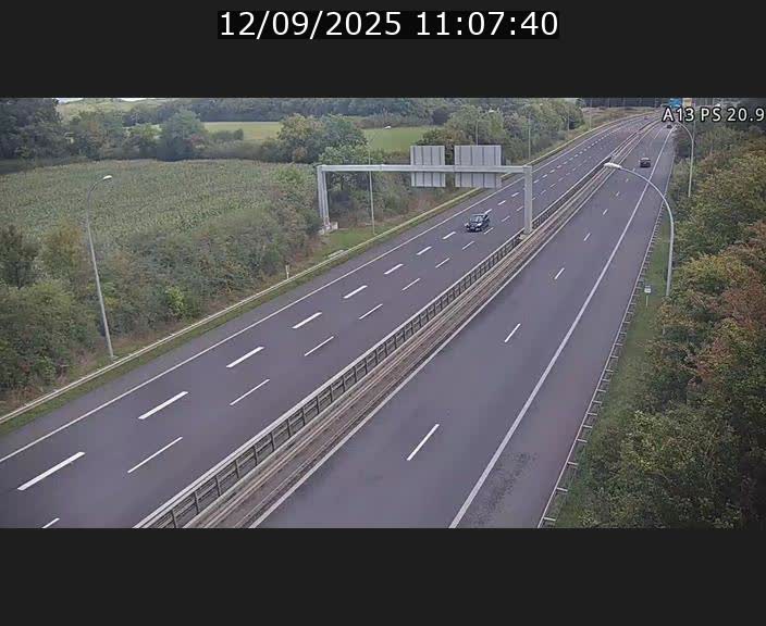 <h2>Traffic live webcam Luxembourg Croix de Bettembourg, rond-point d'Hellange - A13 direction Allemagne - BK 20.9</h2>