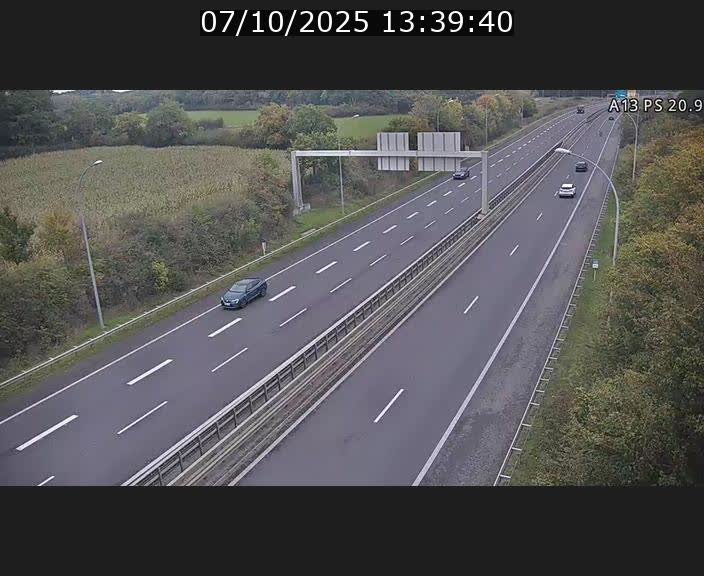 <h2>Traffic live webcam Luxembourg Croix de Bettembourg, rond-point d'Hellange - A13 direction Allemagne - BK 20.9</h2>