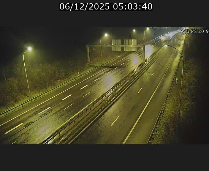 <h2>Traffic live webcam Luxembourg Croix de Bettembourg, rond-point d'Hellange - A13 direction Allemagne - BK 20.9</h2>