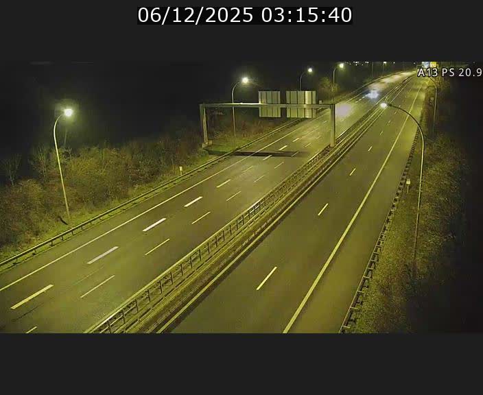 <h2>Traffic live webcam Luxembourg Croix de Bettembourg, rond-point d'Hellange - A13 direction Allemagne - BK 20.9</h2>