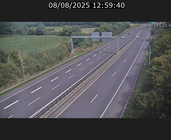<h2>Traffic live webcam Luxembourg Croix de Bettembourg, rond-point d'Hellange - A13 direction Allemagne - BK 20.9</h2>