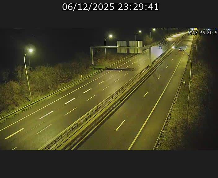 <h2>Traffic live webcam Luxembourg Croix de Bettembourg, rond-point d'Hellange - A13 direction Allemagne - BK 20.9</h2>