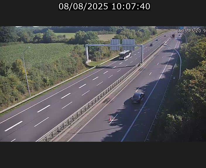 <h2>Traffic live webcam Luxembourg Croix de Bettembourg, rond-point d'Hellange - A13 direction Allemagne - BK 20.9</h2>