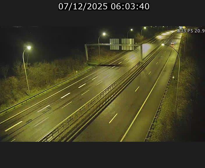 Traffic live webcam Luxembourg Croix de Bettembourg, rond-point d'Hellange - A13 direction Allemagne - BK 20.9