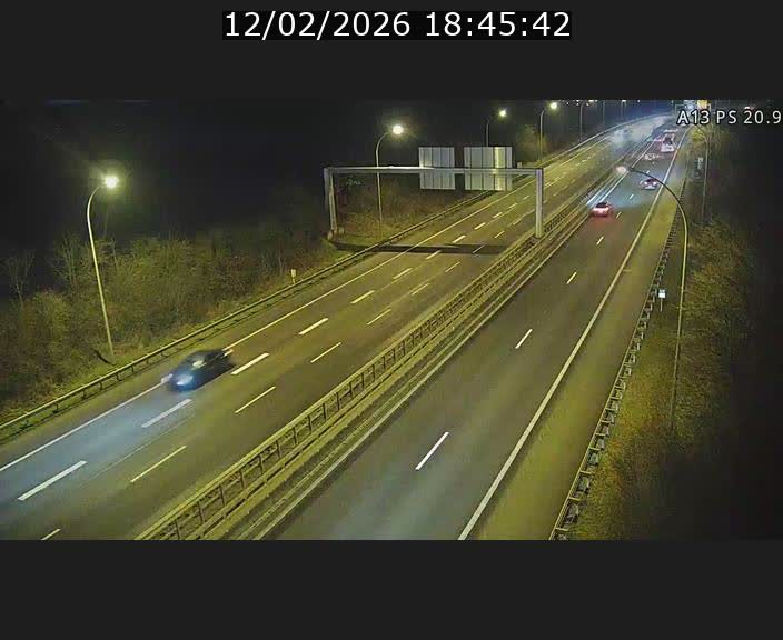 <h2>Traffic live webcam Luxembourg Croix de Bettembourg, rond-point d'Hellange - A13 direction Allemagne - BK 20.9</h2>