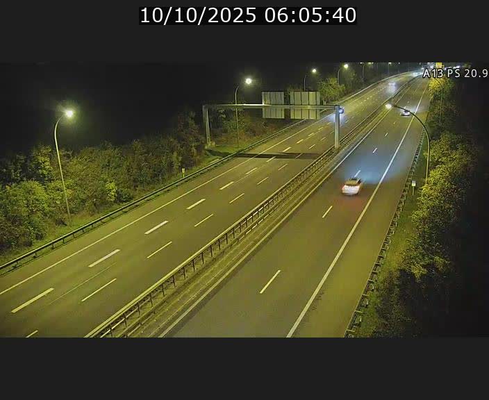 <h2>Traffic live webcam Luxembourg Croix de Bettembourg, rond-point d'Hellange - A13 direction Allemagne - BK 20.9</h2>
