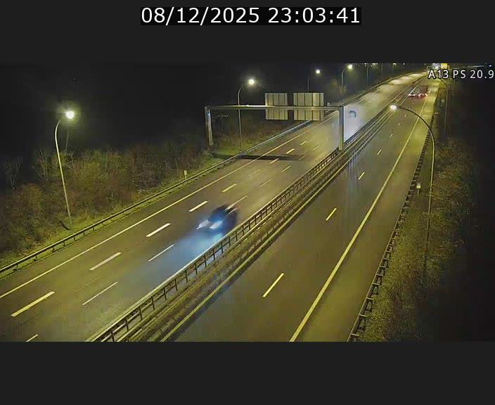 <h2>Traffic live webcam Luxembourg Croix de Bettembourg, rond-point d'Hellange - A13 direction Allemagne - BK 20.9</h2>