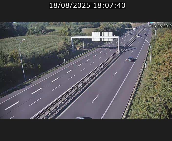 Traffic live webcam Luxembourg Croix de Bettembourg, rond-point d'Hellange - A13 direction Allemagne - BK 20.9