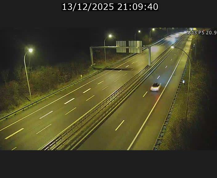 <h2>Traffic live webcam Luxembourg Croix de Bettembourg, rond-point d'Hellange - A13 direction Allemagne - BK 20.9</h2>