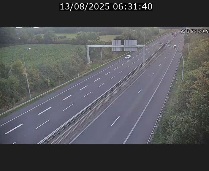 <h2>Traffic live webcam Luxembourg Croix de Bettembourg, rond-point d'Hellange - A13 direction Allemagne - BK 20.9</h2>