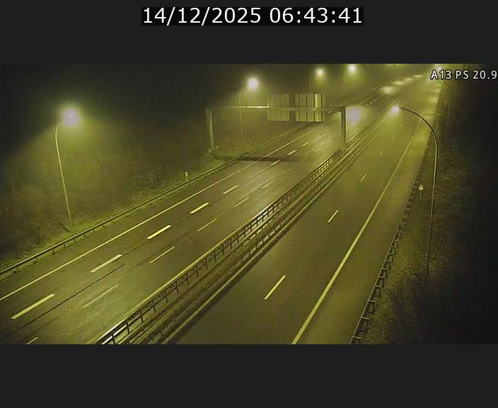 <h2>Traffic live webcam Luxembourg Croix de Bettembourg, rond-point d'Hellange - A13 direction Allemagne - BK 20.9</h2>