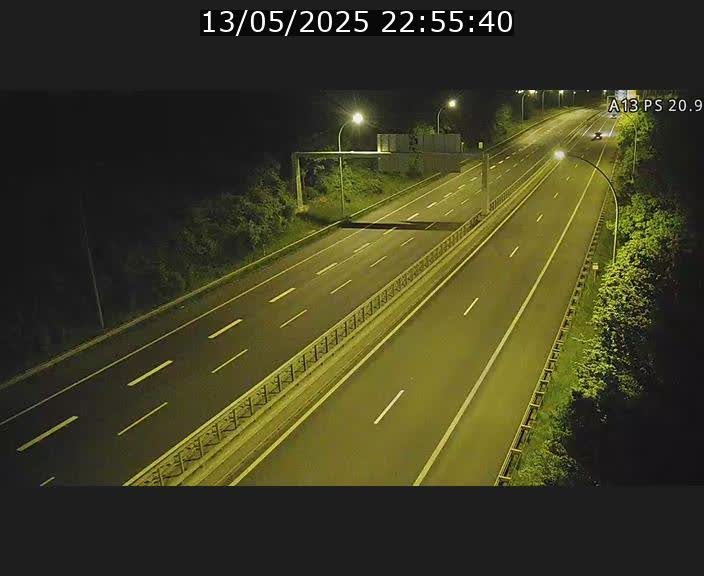 <h2>Traffic live webcam Luxembourg Croix de Bettembourg, rond-point d'Hellange - A13 direction Allemagne - BK 20.9</h2>