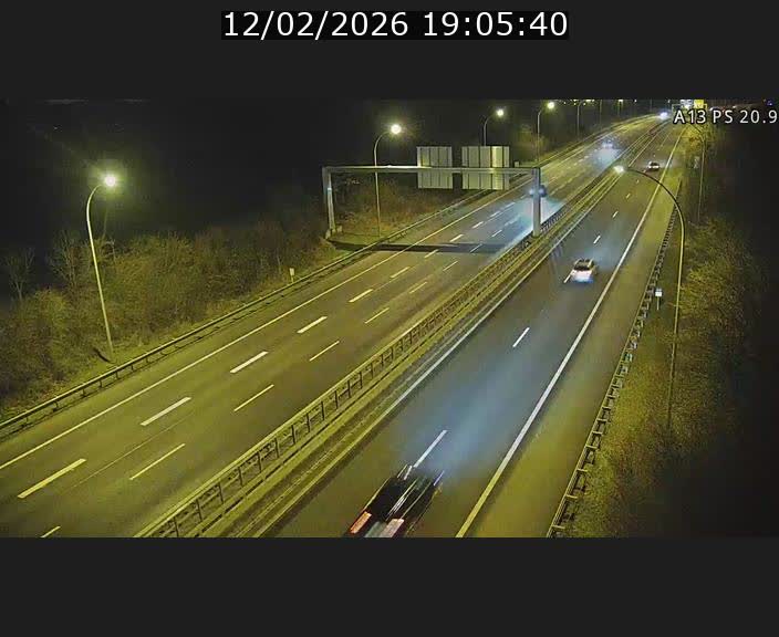 <h2>Traffic live webcam Luxembourg Croix de Bettembourg, rond-point d'Hellange - A13 direction Allemagne - BK 20.9</h2>