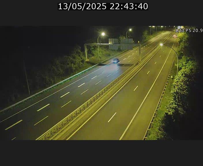 <h2>Traffic live webcam Luxembourg Croix de Bettembourg, rond-point d'Hellange - A13 direction Allemagne - BK 20.9</h2>