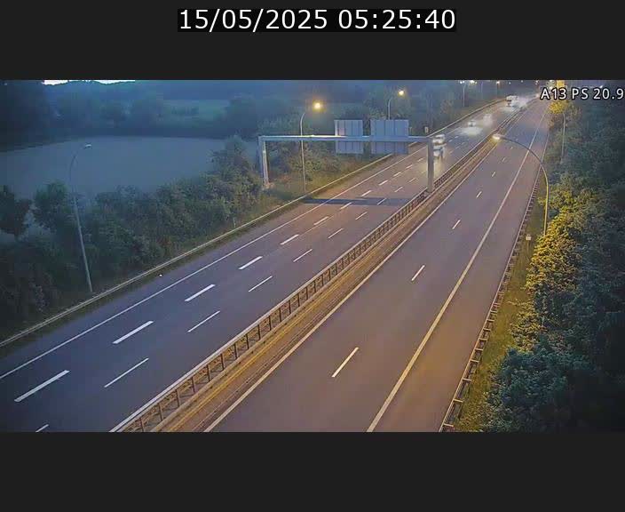<h2>Traffic live webcam Luxembourg Croix de Bettembourg, rond-point d'Hellange - A13 direction Allemagne - BK 20.9</h2>