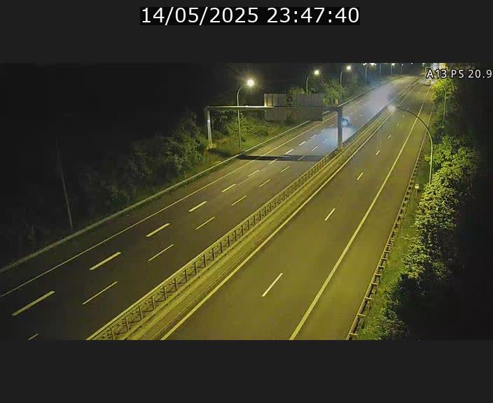 <h2>Traffic live webcam Luxembourg Croix de Bettembourg, rond-point d'Hellange - A13 direction Allemagne - BK 20.9</h2>