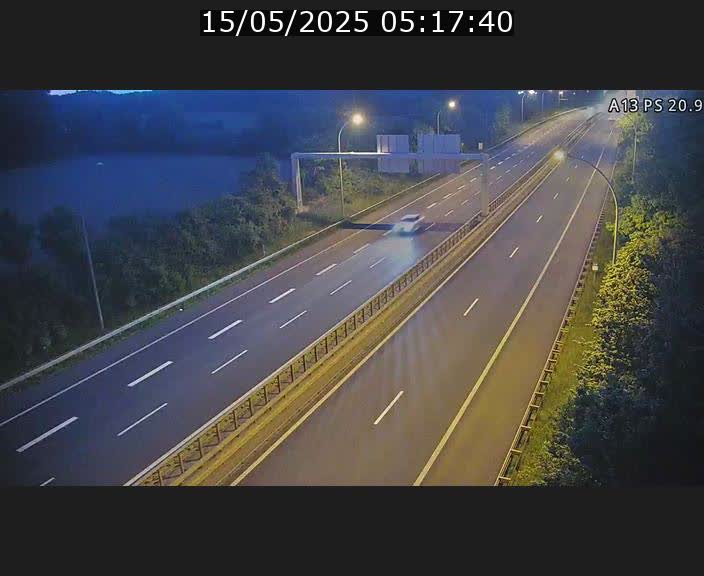 <h2>Traffic live webcam Luxembourg Croix de Bettembourg, rond-point d'Hellange - A13 direction Allemagne - BK 20.9</h2>