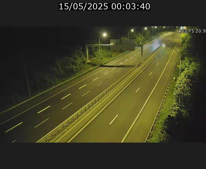<h2>Traffic live webcam Luxembourg Croix de Bettembourg, rond-point d'Hellange - A13 direction Allemagne - BK 20.9</h2>