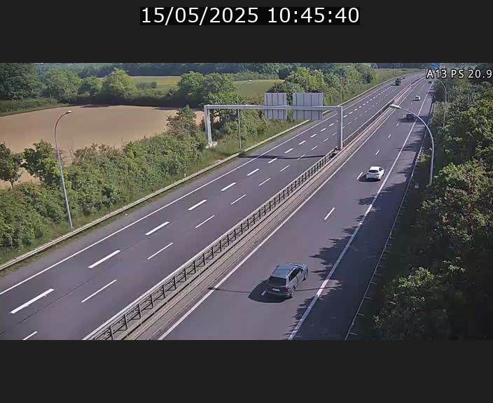 <h2>Traffic live webcam Luxembourg Croix de Bettembourg, rond-point d'Hellange - A13 direction Allemagne - BK 20.9</h2>