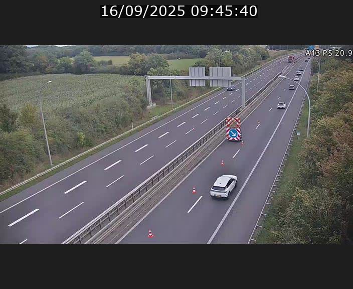 <h2>Traffic live webcam Luxembourg Croix de Bettembourg, rond-point d'Hellange - A13 direction Allemagne - BK 20.9</h2>