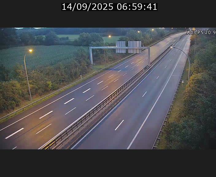 <h2>Traffic live webcam Luxembourg Croix de Bettembourg, rond-point d'Hellange - A13 direction Allemagne - BK 20.9</h2>