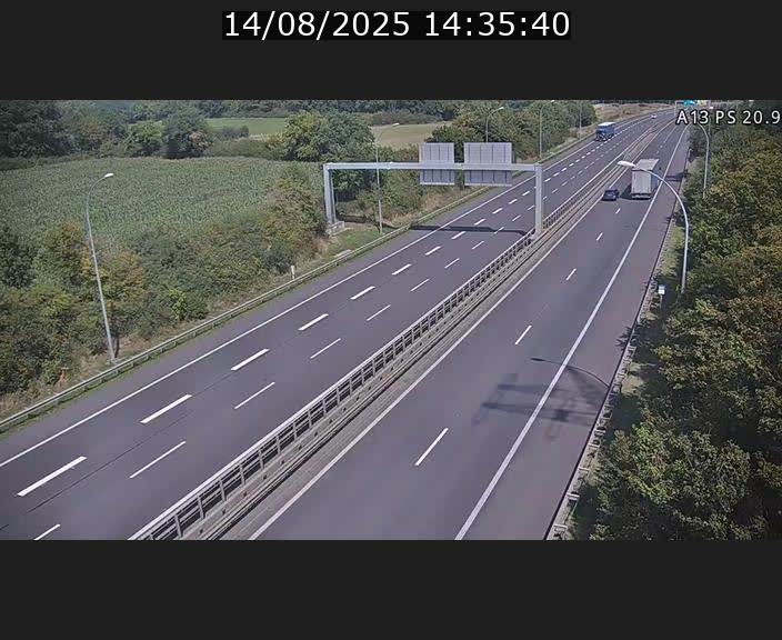 <h2>Traffic live webcam Luxembourg Croix de Bettembourg, rond-point d'Hellange - A13 direction Allemagne - BK 20.9</h2>