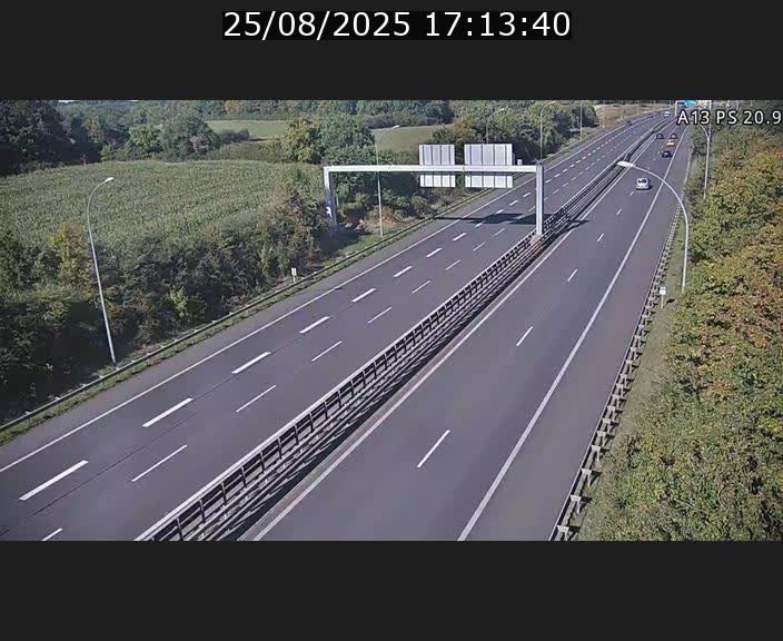<h2>Traffic live webcam Luxembourg Croix de Bettembourg, rond-point d'Hellange - A13 direction Allemagne - BK 20.9</h2>