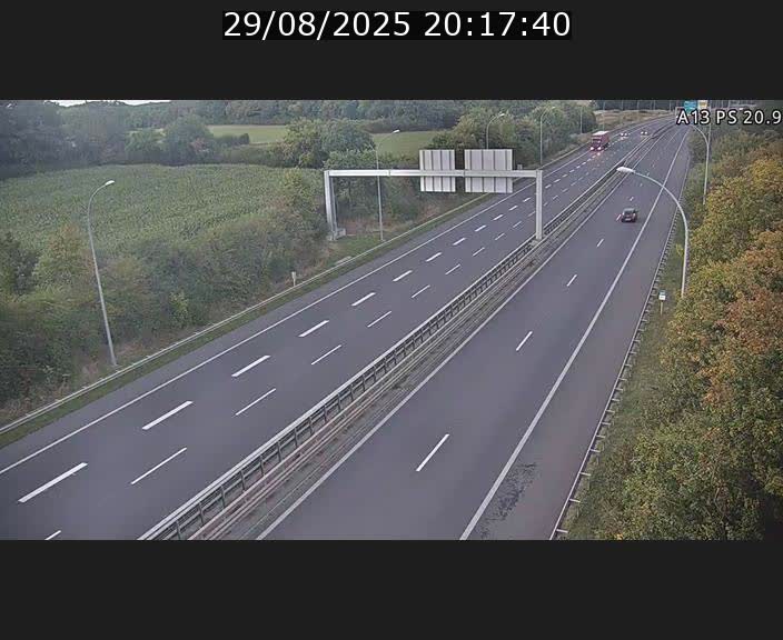 <h2>Traffic live webcam Luxembourg Croix de Bettembourg, rond-point d'Hellange - A13 direction Allemagne - BK 20.9</h2>