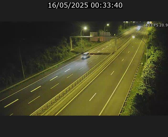 <h2>Traffic live webcam Luxembourg Croix de Bettembourg, rond-point d'Hellange - A13 direction Allemagne - BK 20.9</h2>