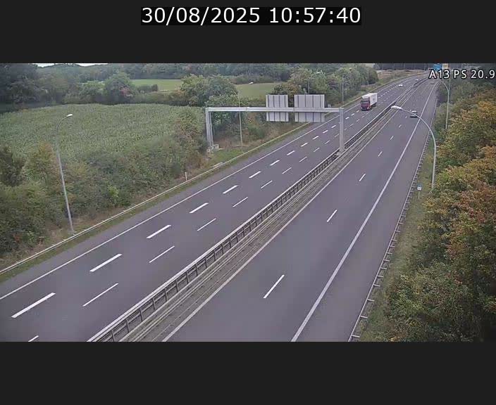 <h2>Traffic live webcam Luxembourg Croix de Bettembourg, rond-point d'Hellange - A13 direction Allemagne - BK 20.9</h2>