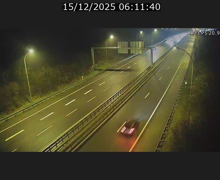 <h2>Traffic live webcam Luxembourg Croix de Bettembourg, rond-point d'Hellange - A13 direction Allemagne - BK 20.9</h2>