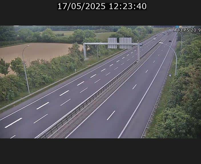 <h2>Traffic live webcam Luxembourg Croix de Bettembourg, rond-point d'Hellange - A13 direction Allemagne - BK 20.9</h2>