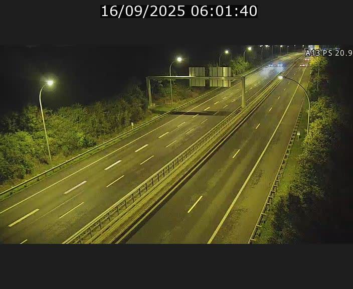 <h2>Traffic live webcam Luxembourg Croix de Bettembourg, rond-point d'Hellange - A13 direction Allemagne - BK 20.9</h2>