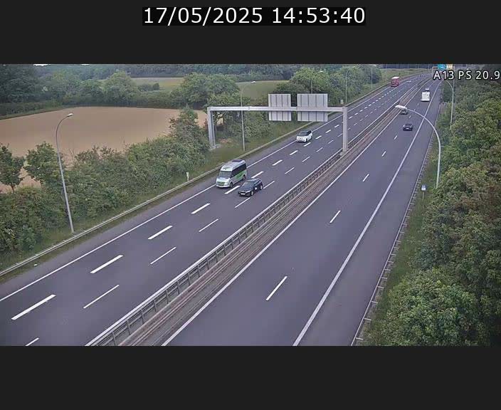 <h2>Traffic live webcam Luxembourg Croix de Bettembourg, rond-point d'Hellange - A13 direction Allemagne - BK 20.9</h2>