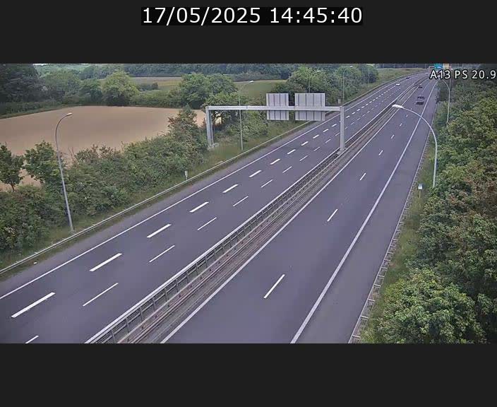 <h2>Traffic live webcam Luxembourg Croix de Bettembourg, rond-point d'Hellange - A13 direction Allemagne - BK 20.9</h2>