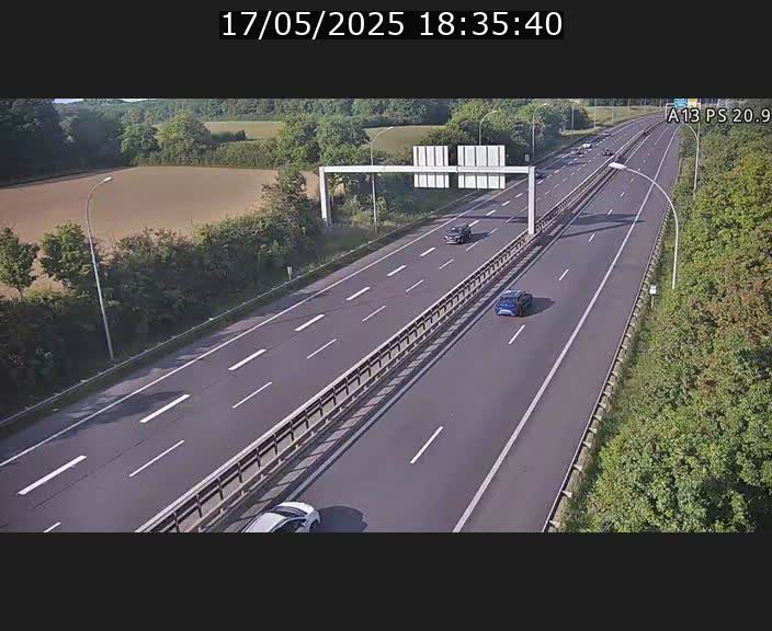 <h2>Traffic live webcam Luxembourg Croix de Bettembourg, rond-point d'Hellange - A13 direction Allemagne - BK 20.9</h2>