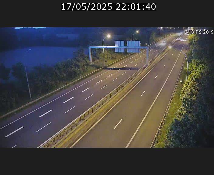 <h2>Traffic live webcam Luxembourg Croix de Bettembourg, rond-point d'Hellange - A13 direction Allemagne - BK 20.9</h2>