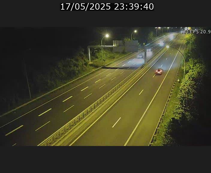 <h2>Traffic live webcam Luxembourg Croix de Bettembourg, rond-point d'Hellange - A13 direction Allemagne - BK 20.9</h2>