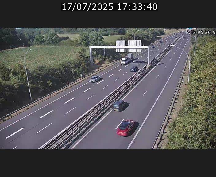<h2>Traffic live webcam Luxembourg Croix de Bettembourg, rond-point d'Hellange - A13 direction Allemagne - BK 20.9</h2>