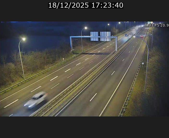 <h2>Traffic live webcam Luxembourg Croix de Bettembourg, rond-point d'Hellange - A13 direction Allemagne - BK 20.9</h2>
