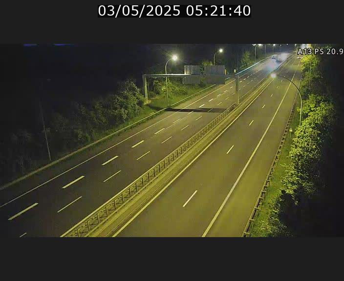 Traffic live webcam Luxembourg Croix de Bettembourg, rond-point d'Hellange - A13 direction Allemagne - BK 20.9