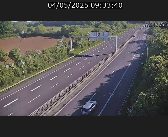 Traffic live webcam Luxembourg Croix de Bettembourg, rond-point d'Hellange - A13 direction Allemagne - BK 20.9