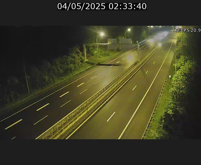 Traffic live webcam Luxembourg Croix de Bettembourg, rond-point d'Hellange - A13 direction Allemagne - BK 20.9