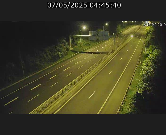 Traffic live webcam Luxembourg Croix de Bettembourg, rond-point d'Hellange - A13 direction Allemagne - BK 20.9