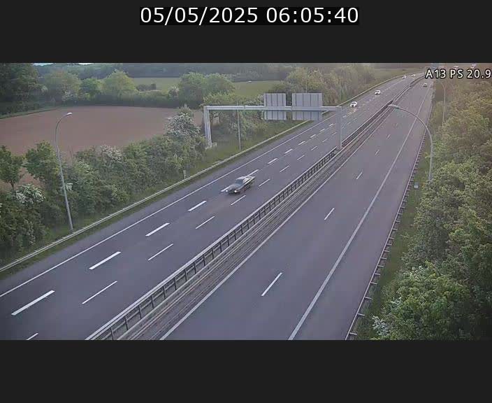 Traffic live webcam Luxembourg Croix de Bettembourg, rond-point d'Hellange - A13 direction Allemagne - BK 20.9